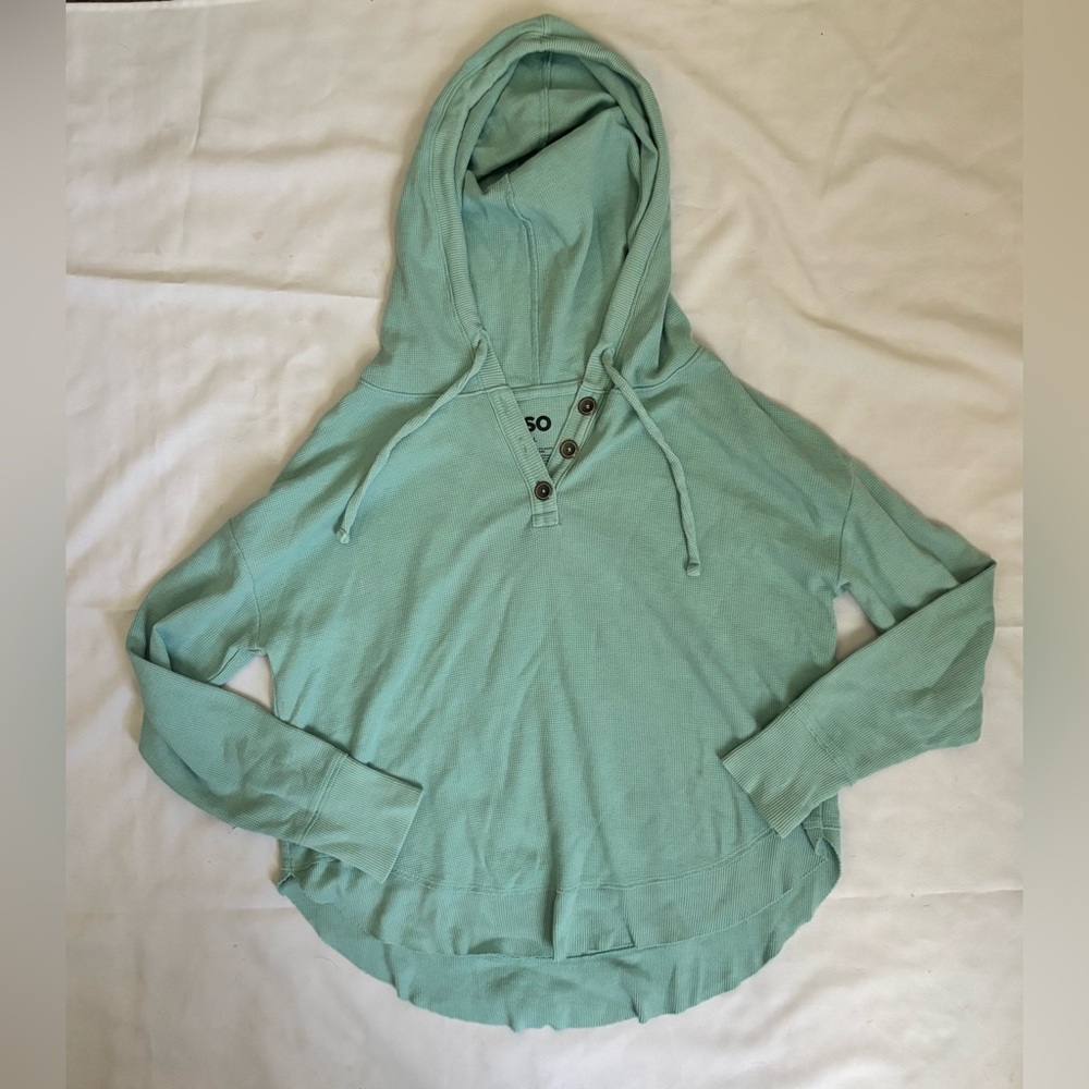 SO Women’s Henley Style Pullover in Seafoam Sz L